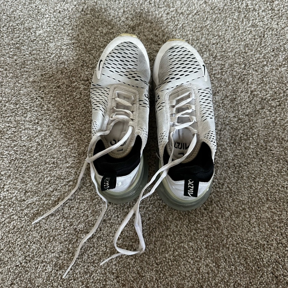 Nike white airmax 270
